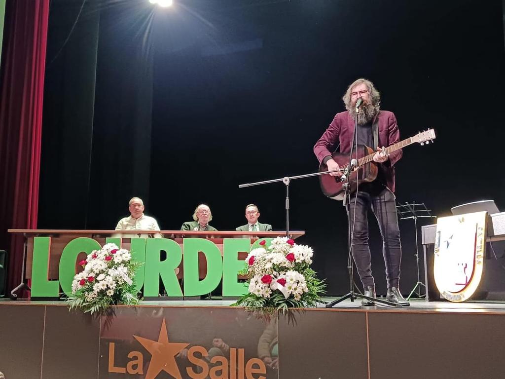 Javier Vielba a la guitarra