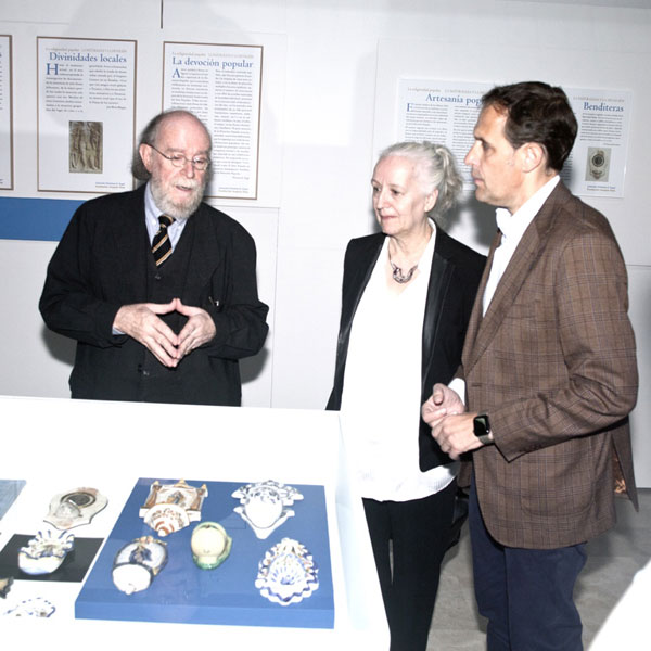 Joaquín Díaz con Selma Kugel y el Presidente de la Diputación de Valladolid, Conrado Iscar