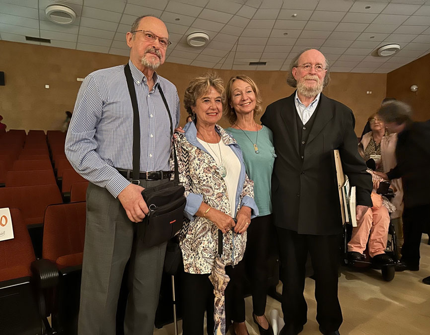 Joaquín Díaz con Marián, hija del poeta José Hierro